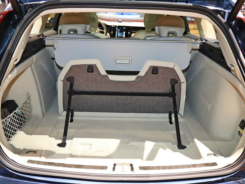 沃爾沃V60后備廂空間圖片