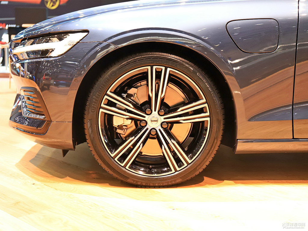 沃爾沃V60車身外觀圖片