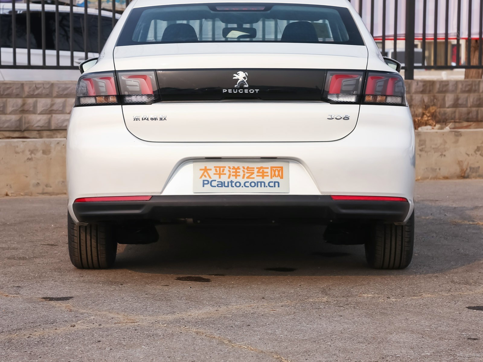 標(biāo)致308外觀高清大圖