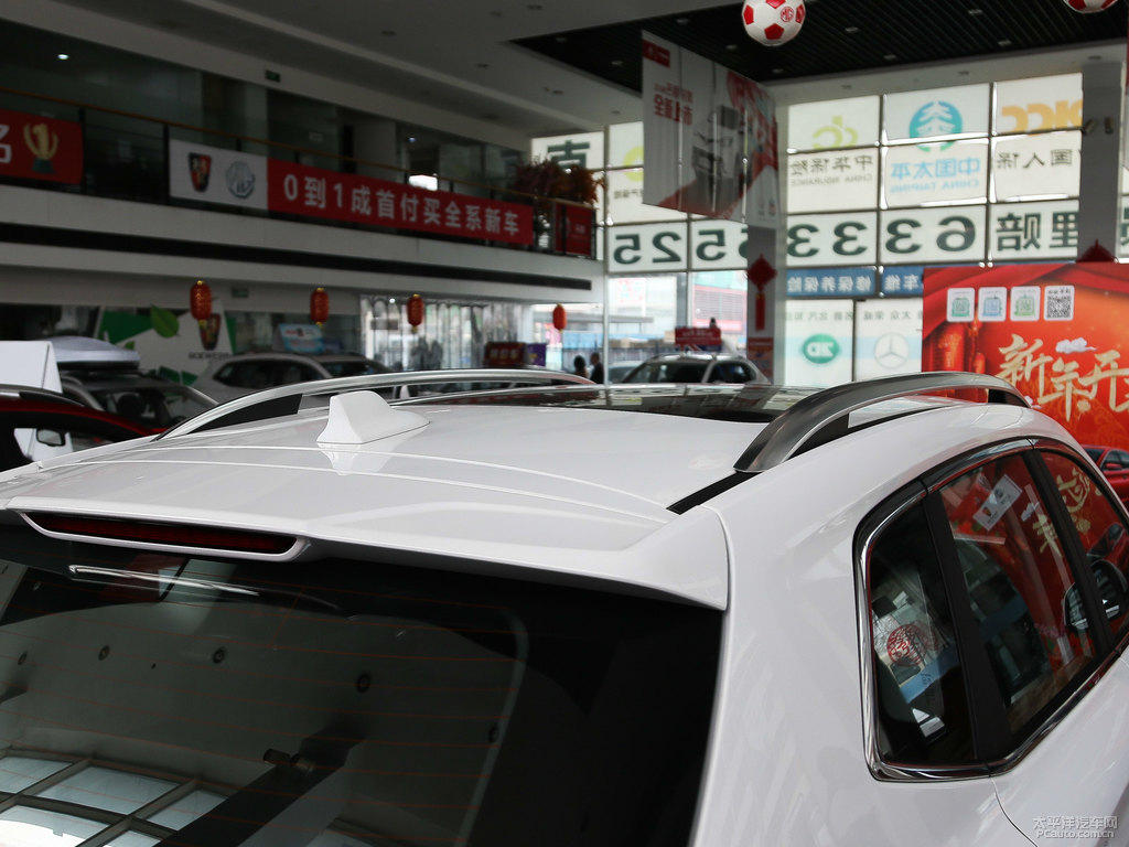 典雅白榮威RX5車身外觀圖片