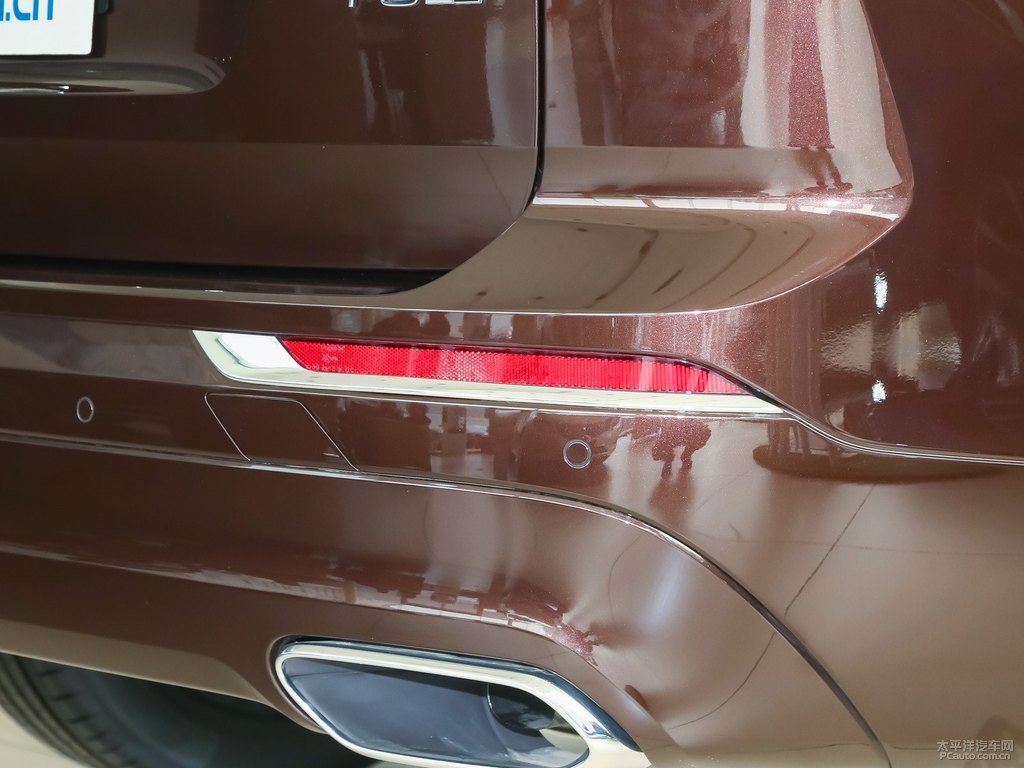 楓木棕沃爾沃XC60車(chē)尾外觀圖片