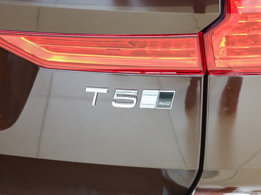 楓木棕沃爾沃XC60車尾外觀圖片