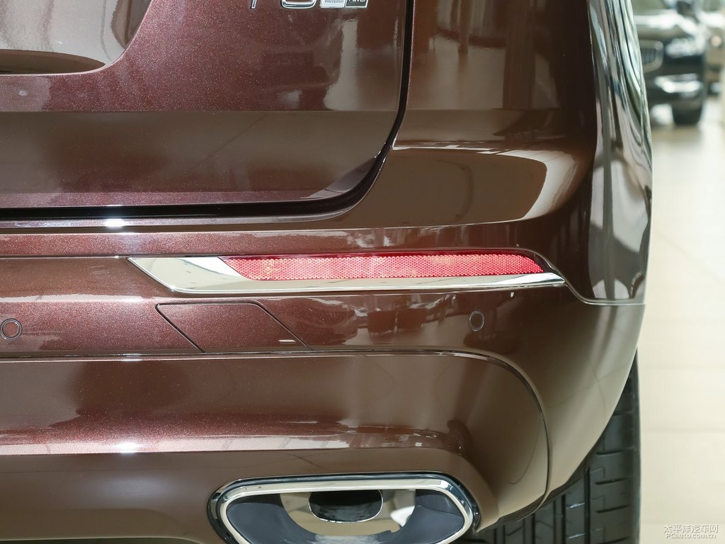 楓木棕沃爾沃XC60車尾外觀圖片