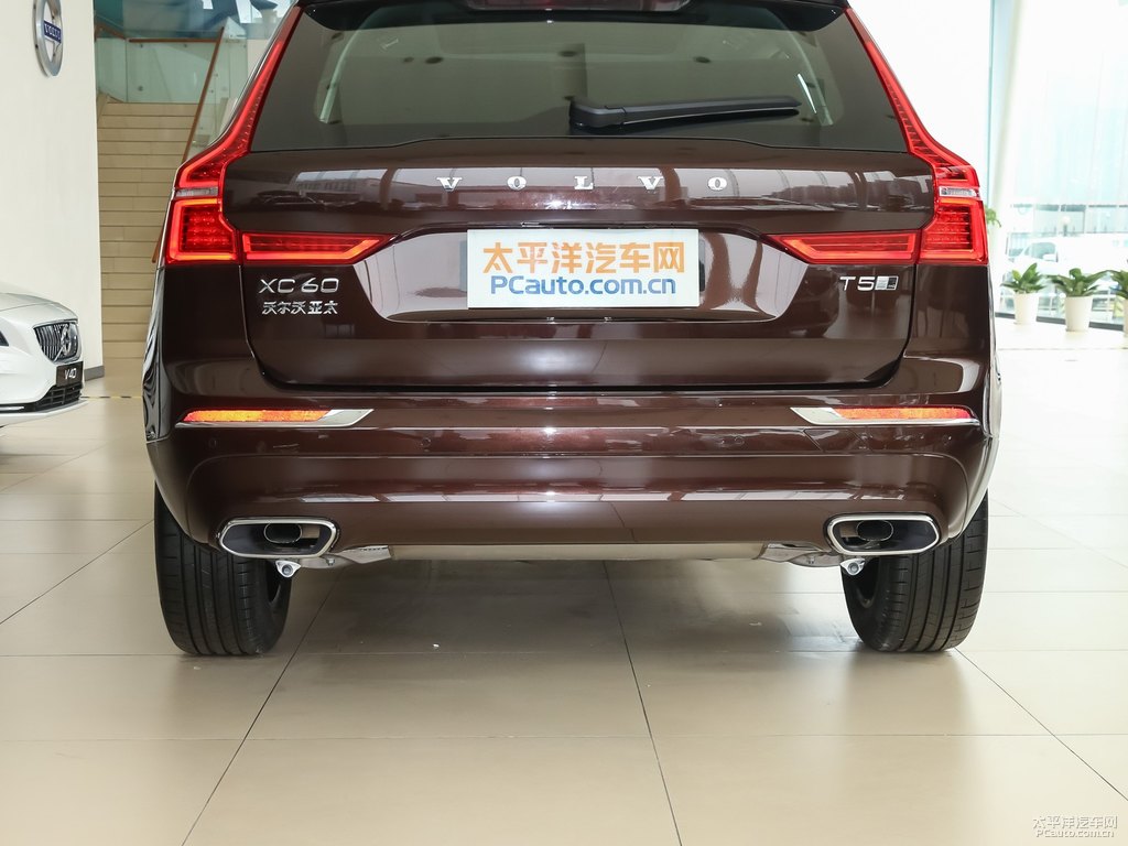楓木棕沃爾沃XC60車尾外觀圖片