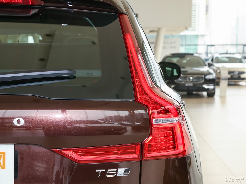 楓木棕沃爾沃XC60車尾外觀圖片