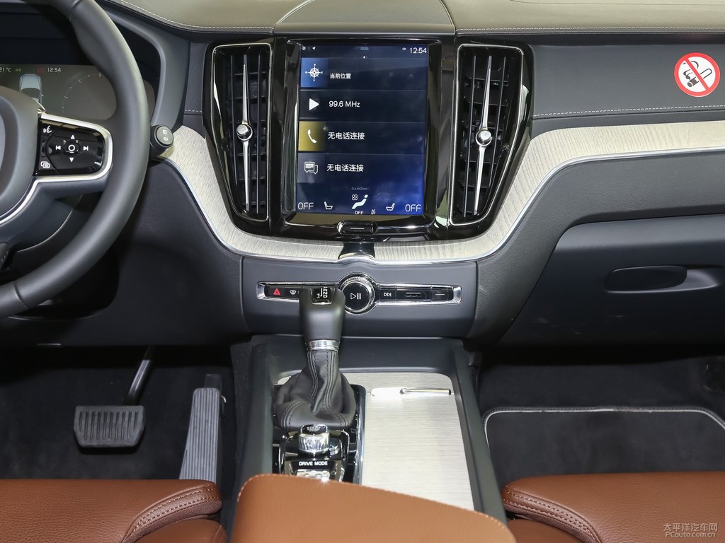 楓木棕沃爾沃XC60中控內(nèi)飾圖片