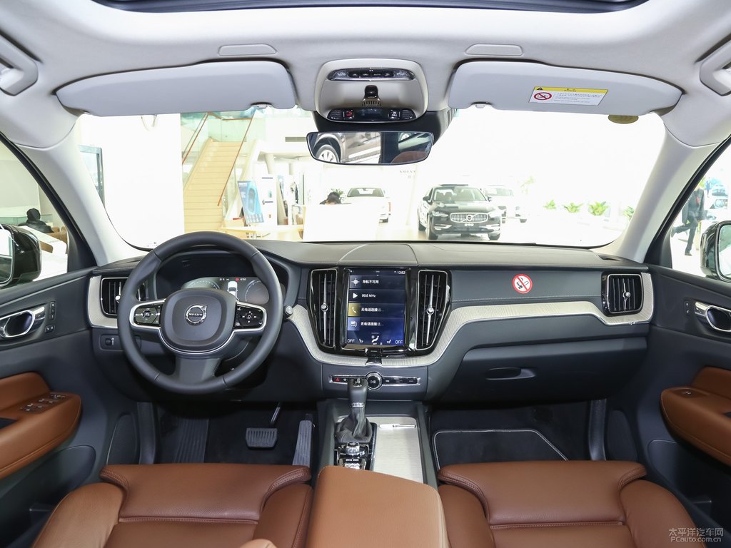 楓木棕沃爾沃XC60中控內(nèi)飾圖片