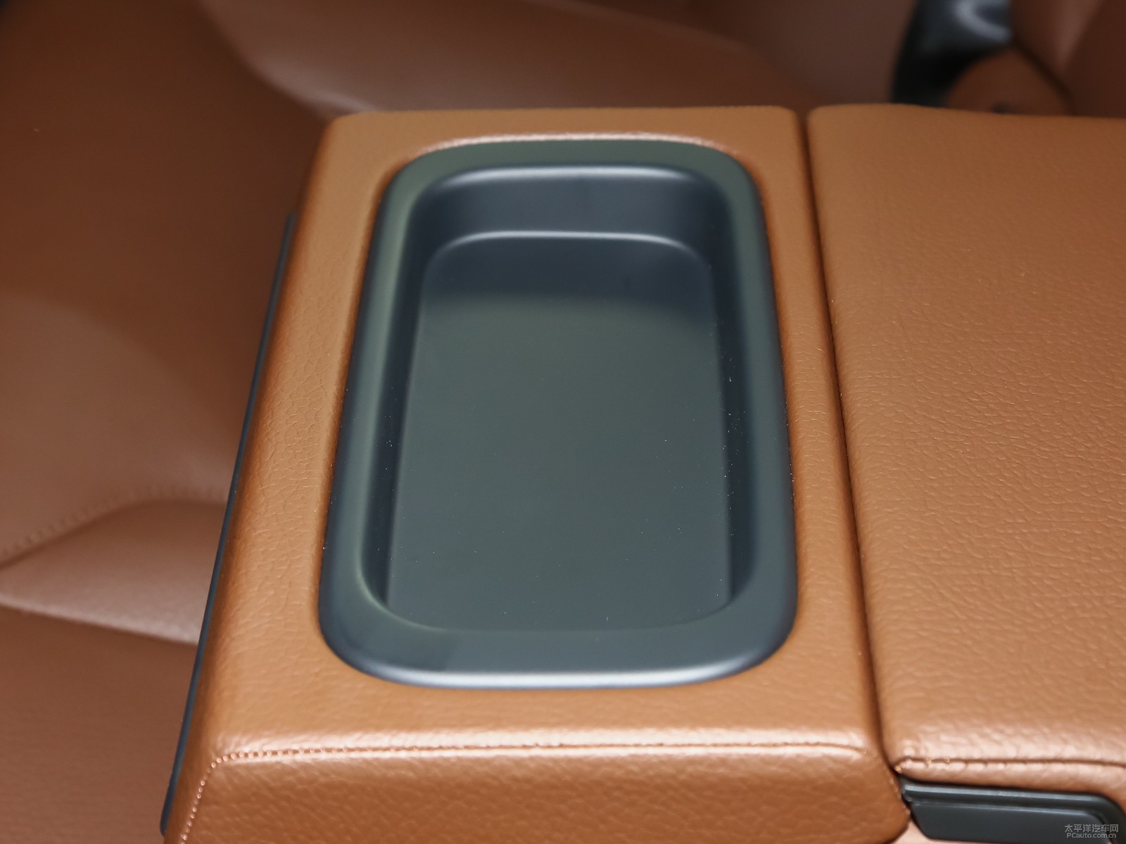 沃爾沃XC60空間高清大圖