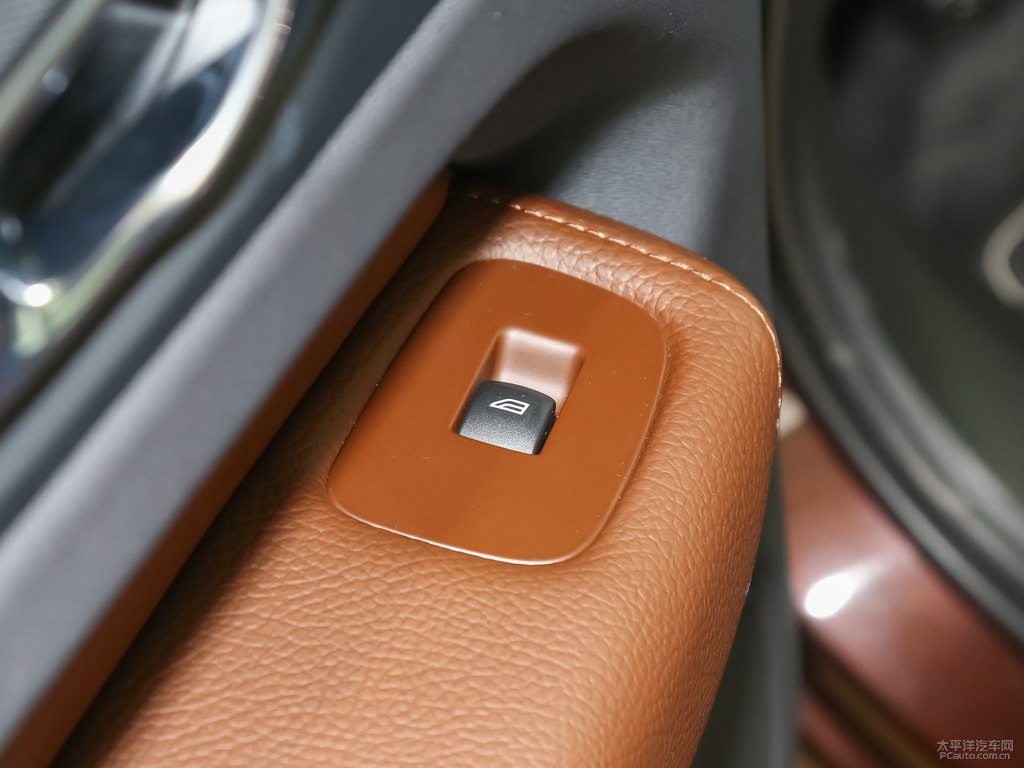 楓木棕沃爾沃XC60車廂內(nèi)飾圖片