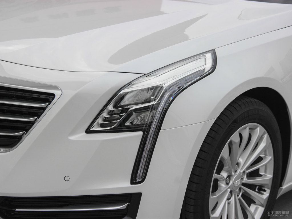 鉆白凱迪拉克CT6車頭外觀圖片