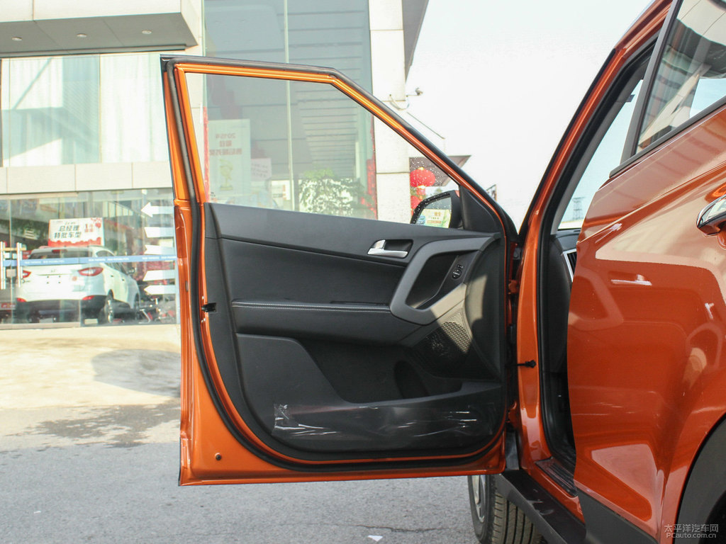 活力橙北京現(xiàn)代ix25車廂內(nèi)飾圖片