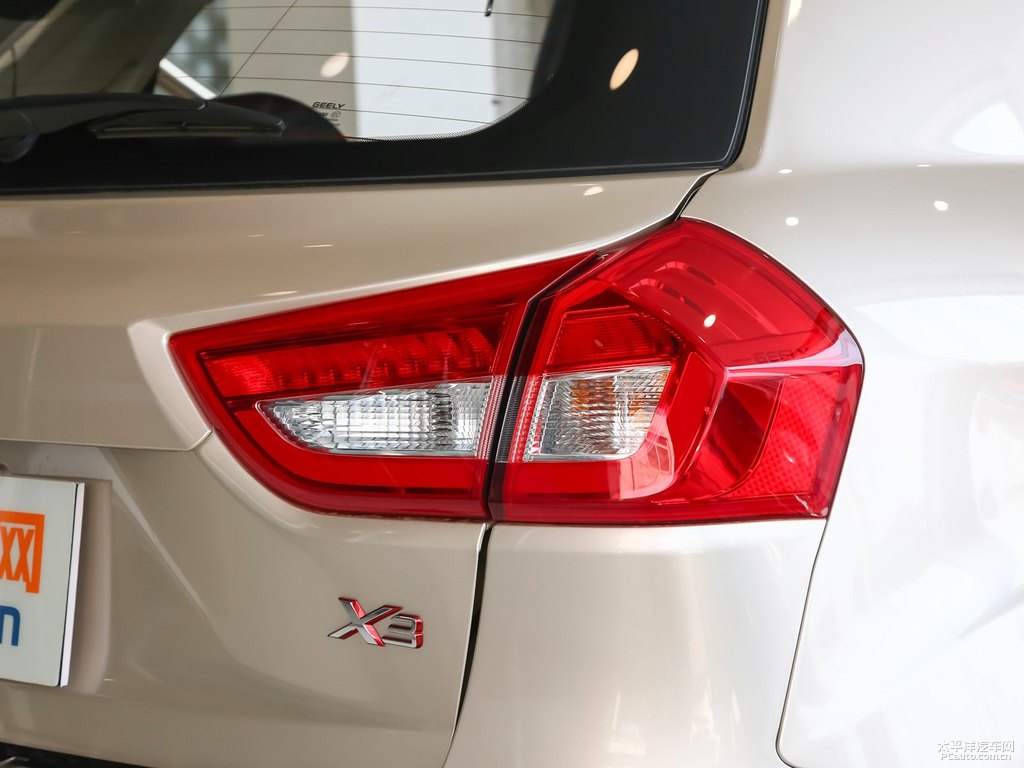 琉光金遠(yuǎn)景X3車尾外觀圖片