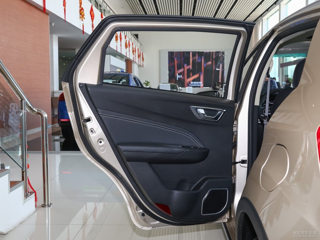 琉光金遠景X3車廂內(nèi)飾圖片