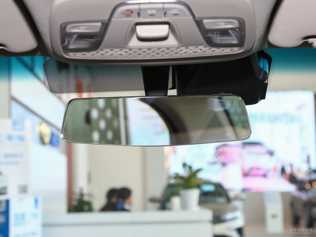寶石藍帝豪新能源車廂內(nèi)飾圖片