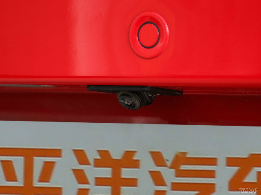 朝霞紅寶駿310車尾外觀圖片