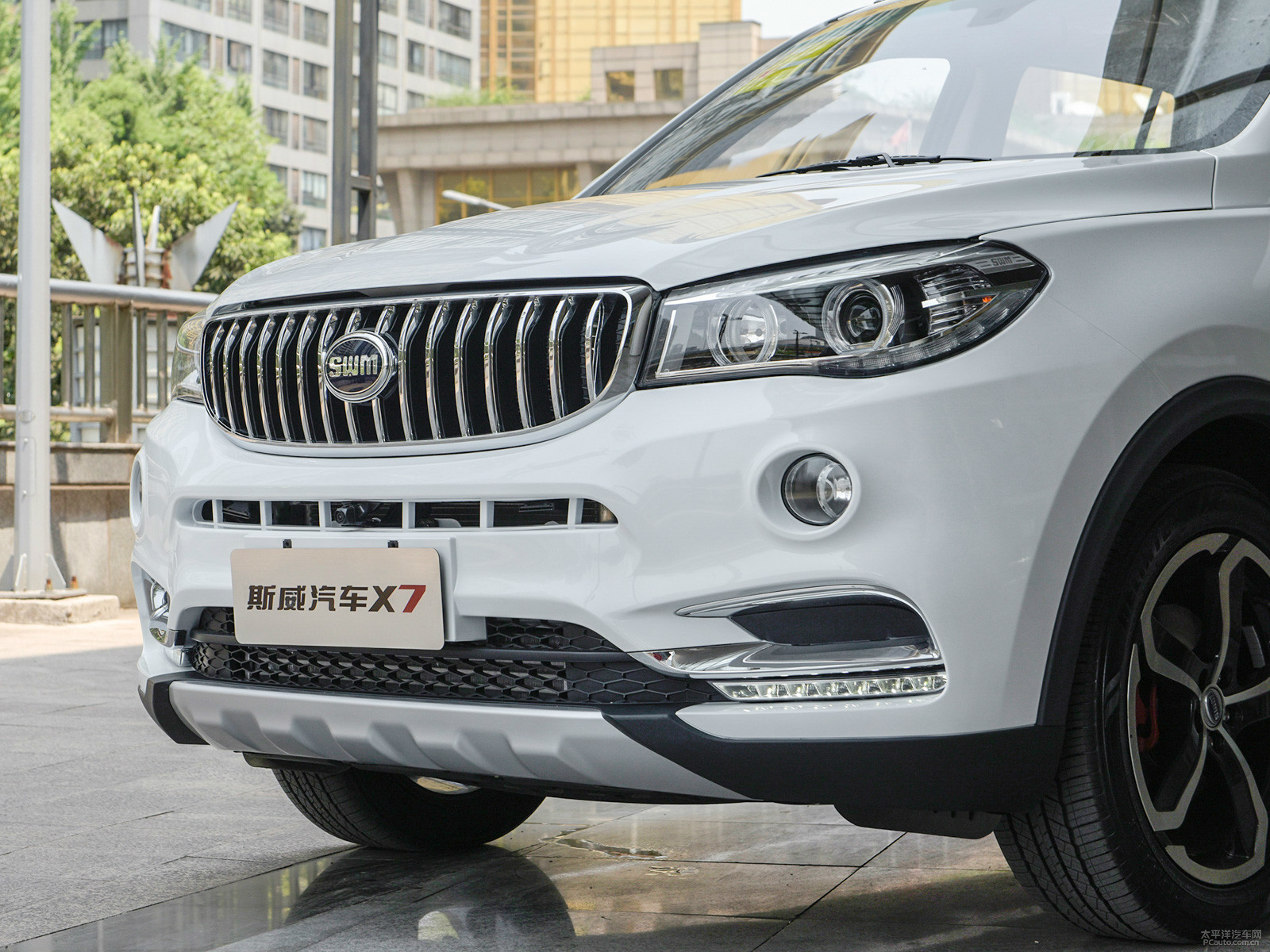 SWM斯威X7外觀(guān)高清大圖