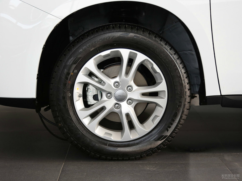 簡(jiǎn)約白哈弗M6車身外觀圖片
