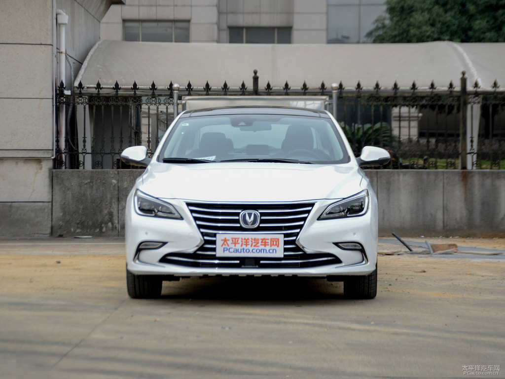 月光白睿騁CC整車外觀外觀圖片