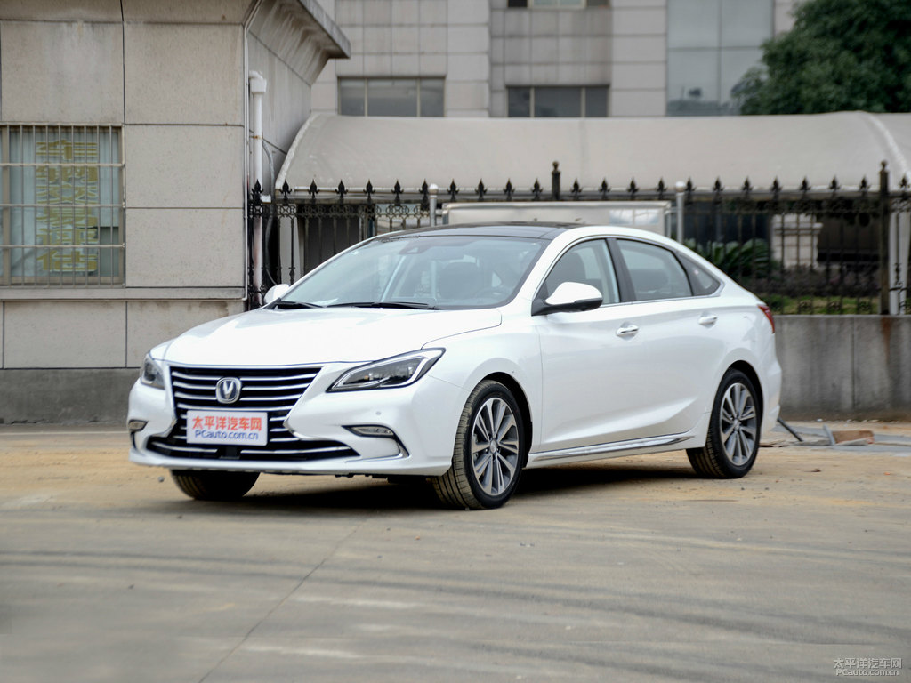 月光白睿騁CC整車外觀外觀圖片
