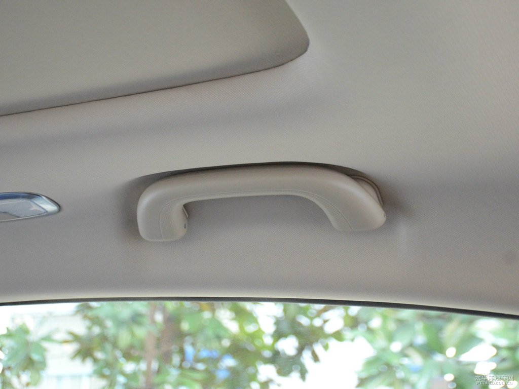 月光白睿騁CC車廂內(nèi)飾圖片