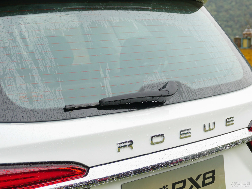 珍珠白榮威RX8車尾外觀圖片