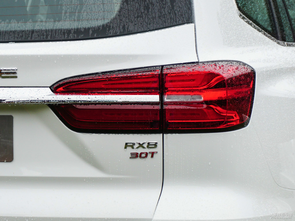 珍珠白榮威RX8車尾外觀圖片