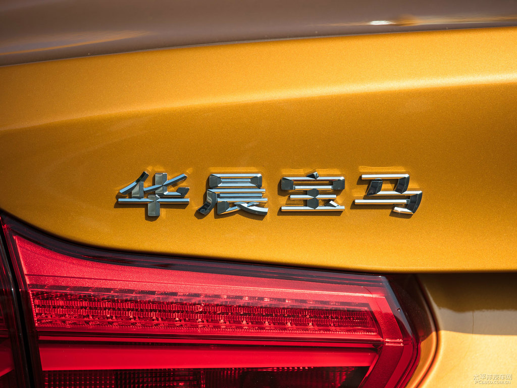 曙光金寶馬1系車尾外觀圖片