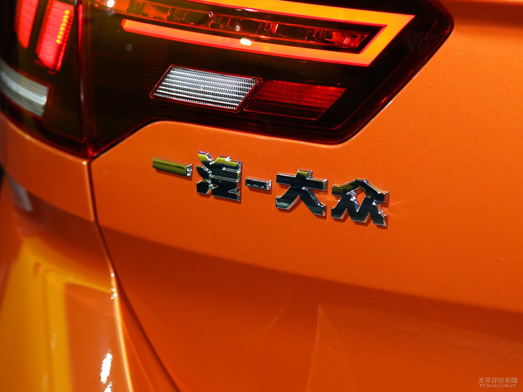 烈焰橙T-ROC探歌車身外觀圖片