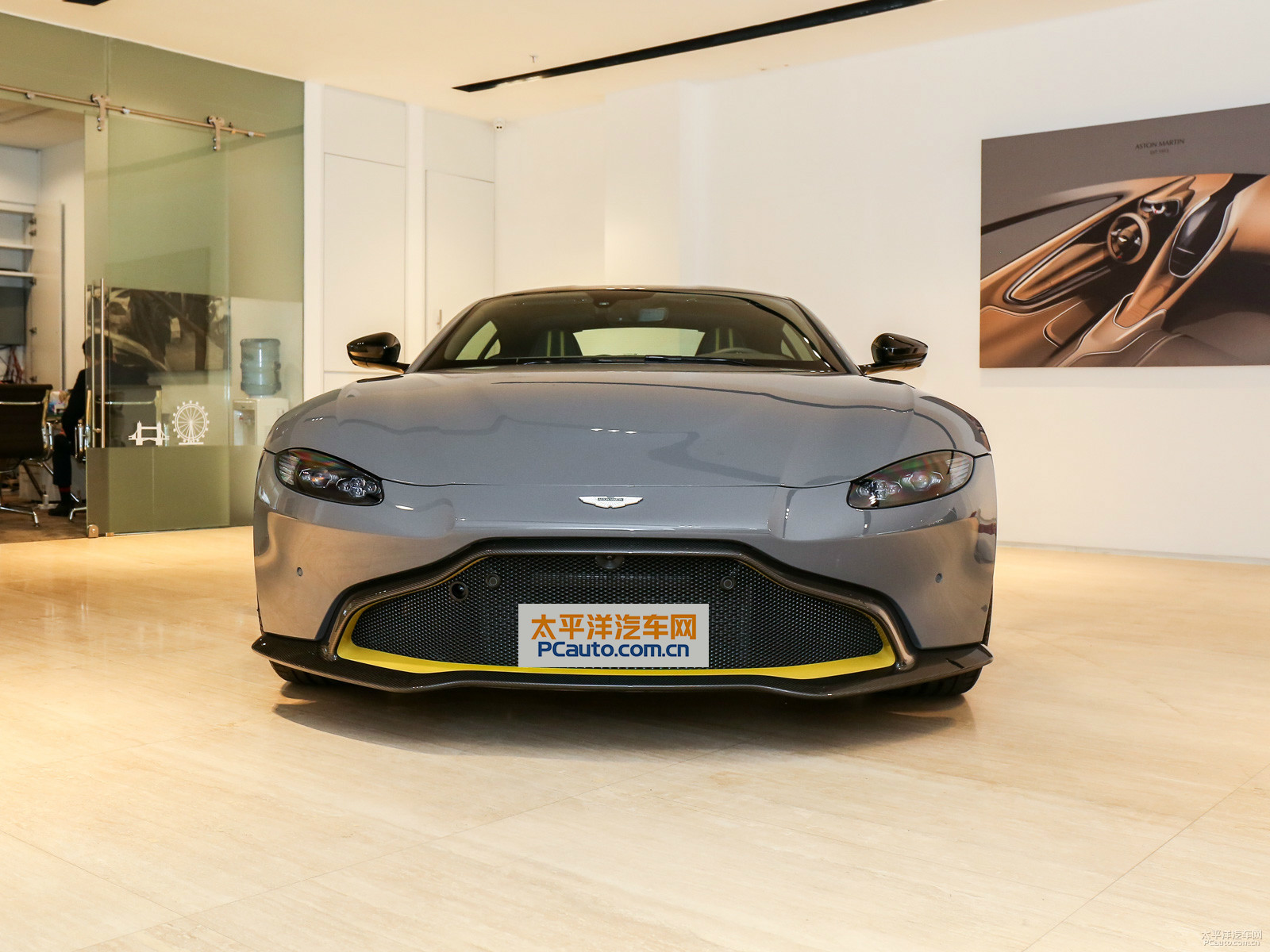 V8 Vantage外觀高清大圖