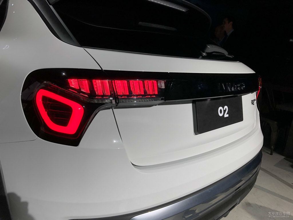 白領(lǐng)克02車尾外觀圖片
