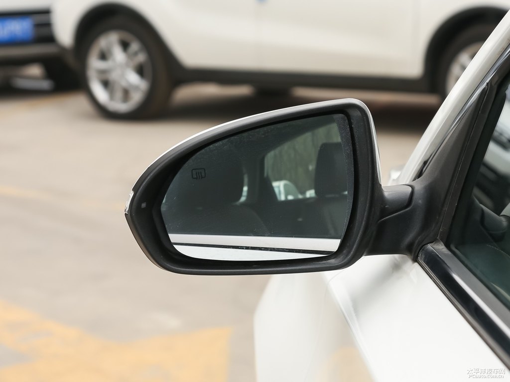 閃光冰晶白逸動車身外觀圖片