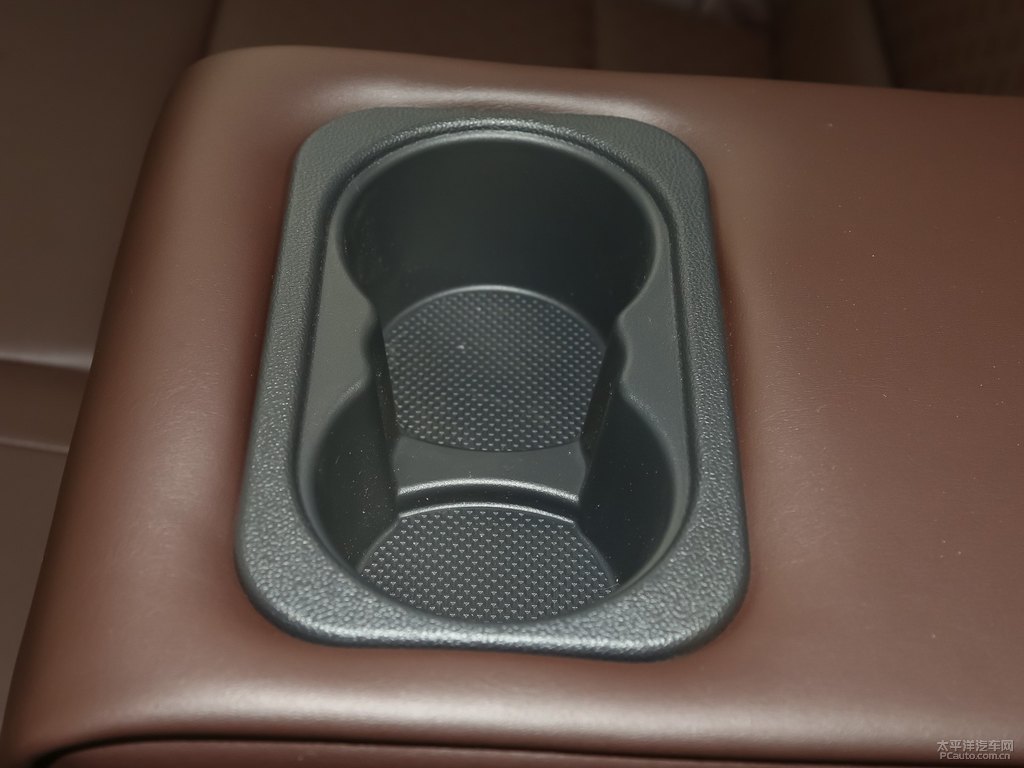 閃光冰晶白逸動儲物空間空間圖片