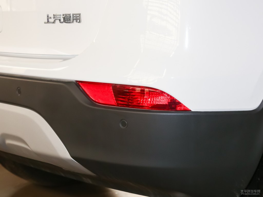 雪域白昂科拉車尾外觀圖片