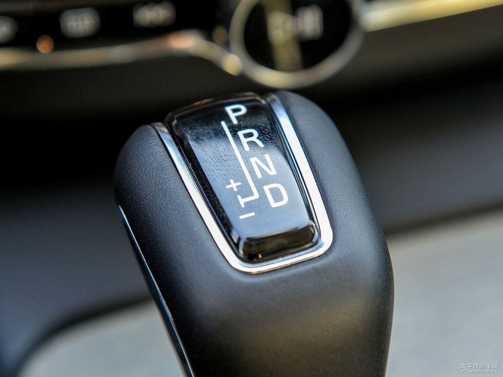 楓木棕沃爾沃XC60中控內(nèi)飾圖片