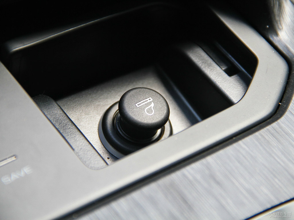 WEY P8中控內(nèi)飾圖片
