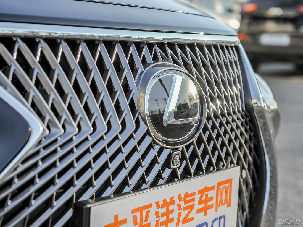 黑色雷克薩斯LS車頭外觀圖片