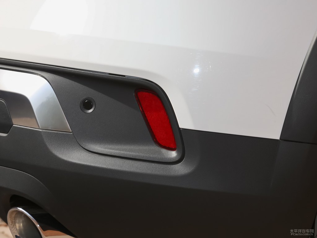 白領(lǐng)克02車尾外觀圖片