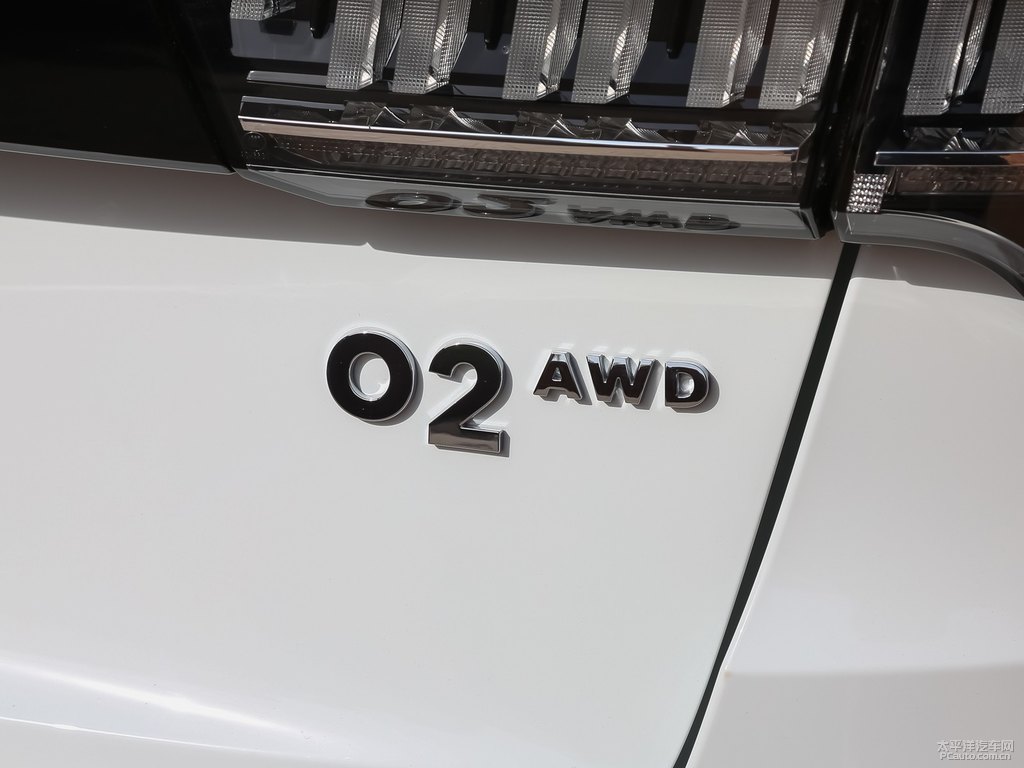 白領(lǐng)克02車尾外觀圖片