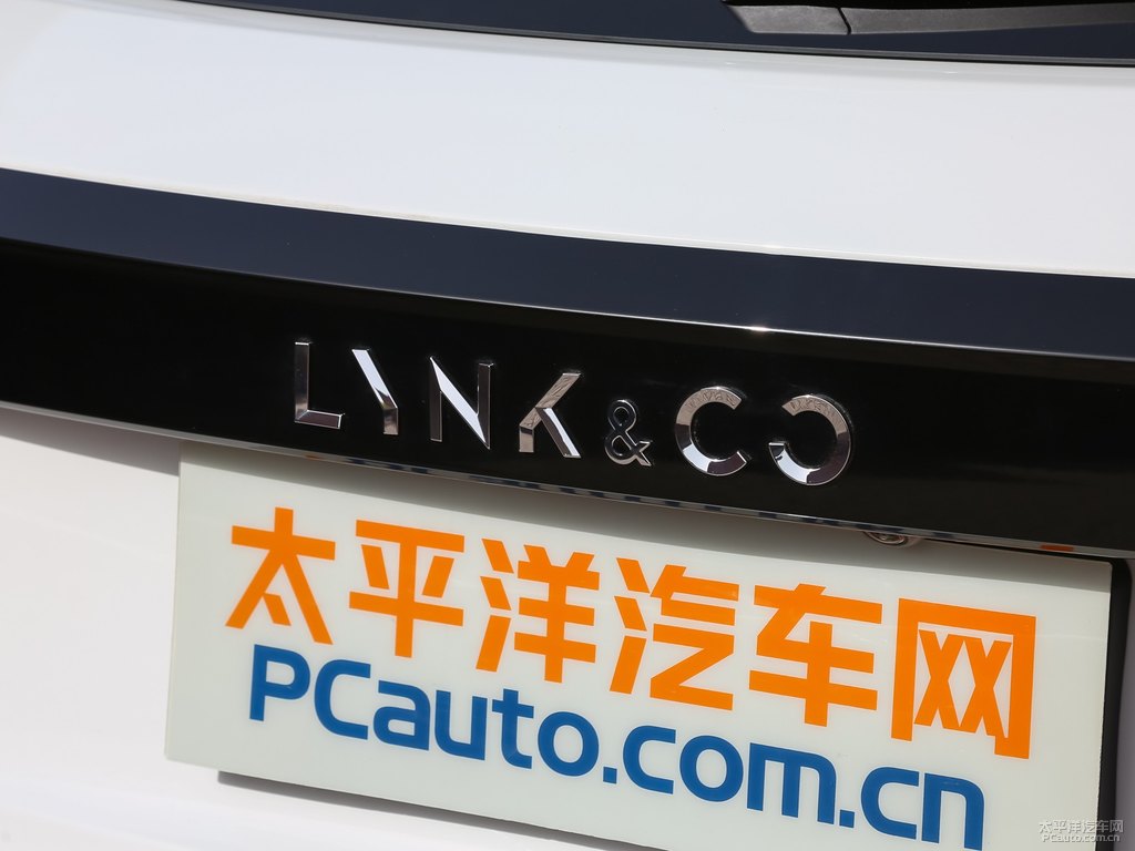 白領(lǐng)克02車(chē)尾外觀圖片