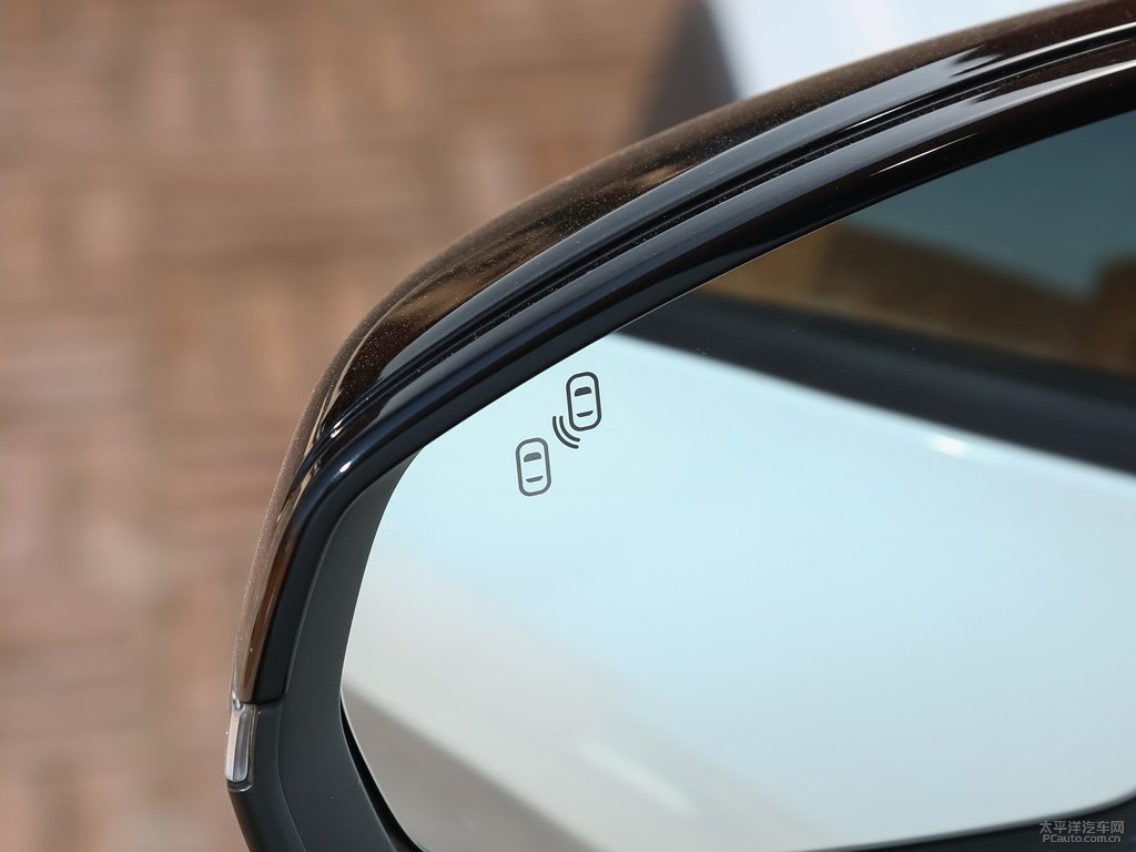 白領(lǐng)克02車身外觀圖片