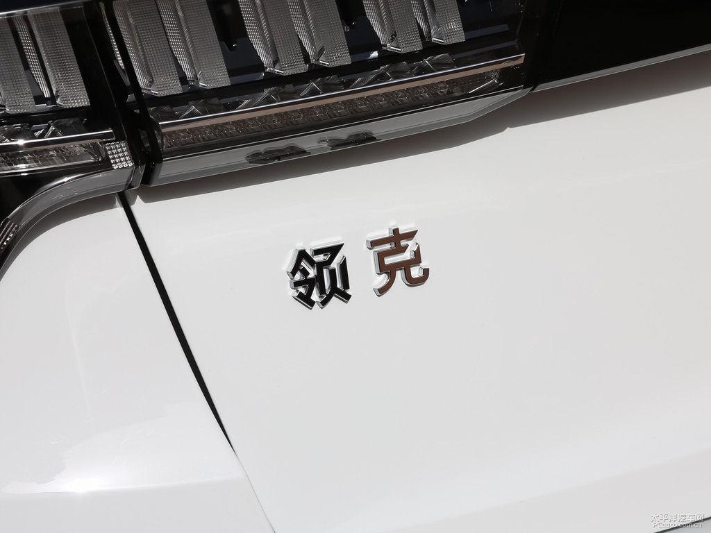 白領(lǐng)克02車尾外觀圖片