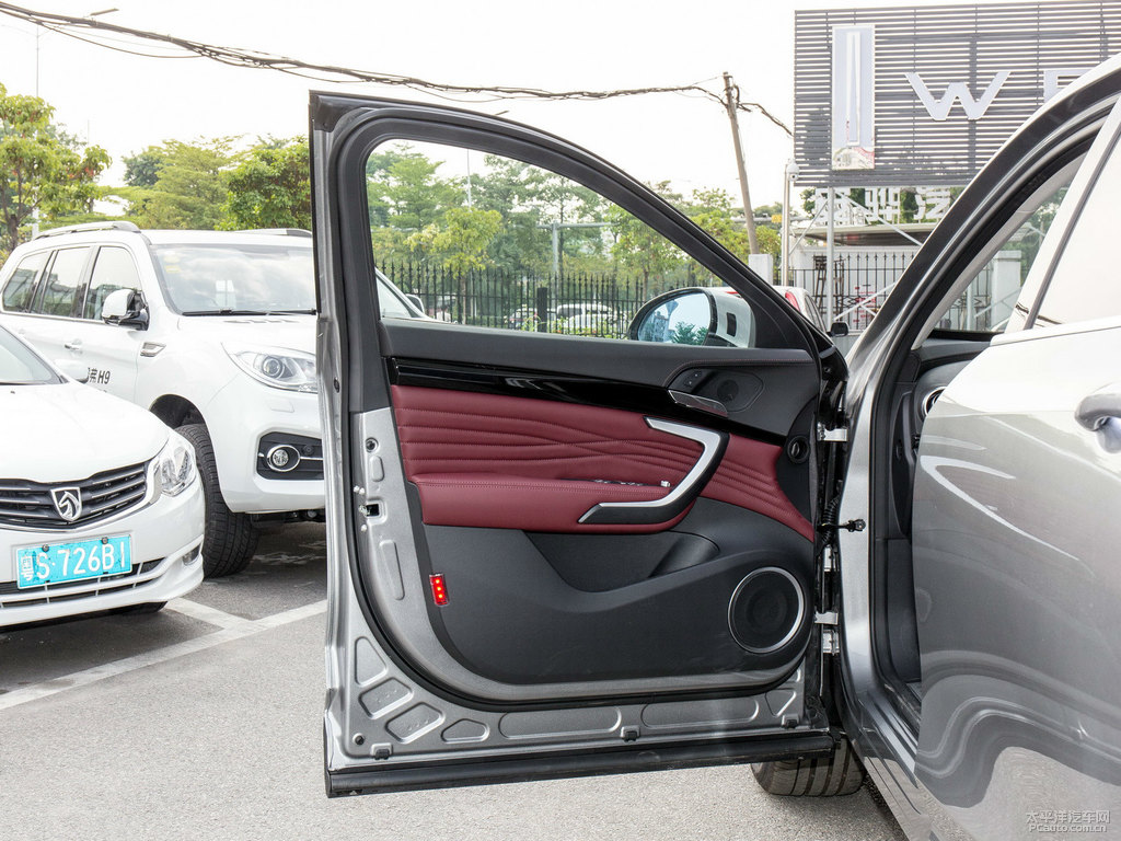 艾爾斯灰WEY P8車廂內(nèi)飾圖片