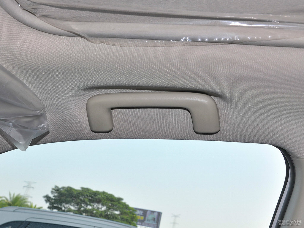 珍珠白歐藍(lán)德車廂內(nèi)飾圖片