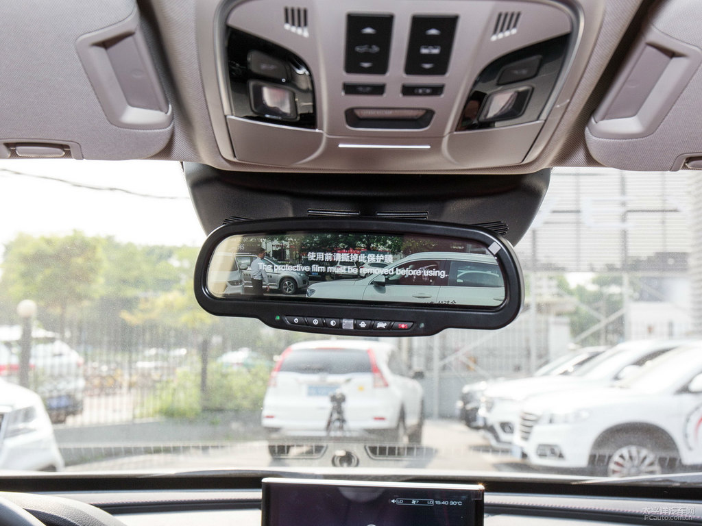 艾爾斯灰WEY P8車(chē)廂內(nèi)飾圖片