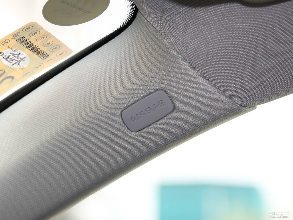 米薩諾紅奧迪Q3車廂內(nèi)飾圖片