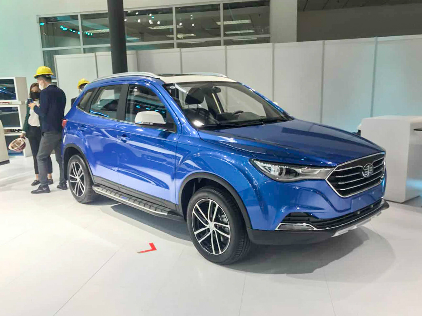 奔騰X40車展高清大圖