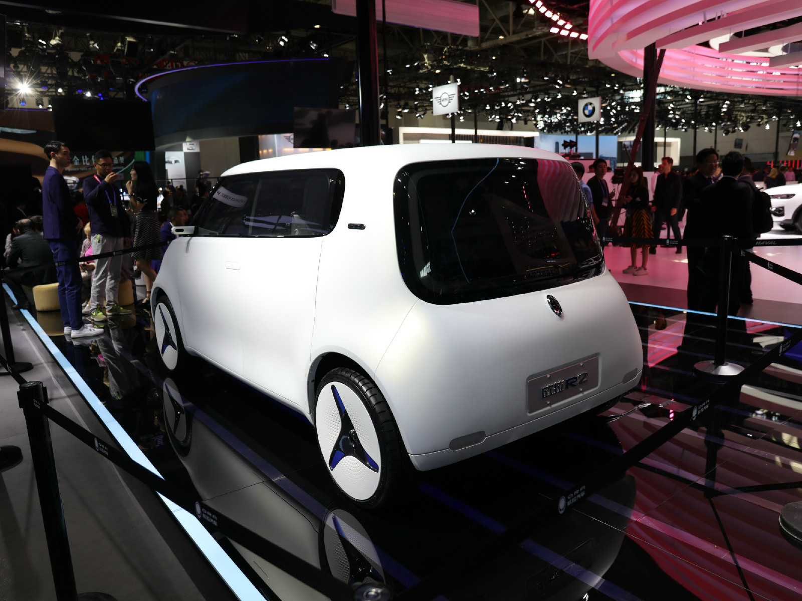 歐拉白貓車展高清大圖