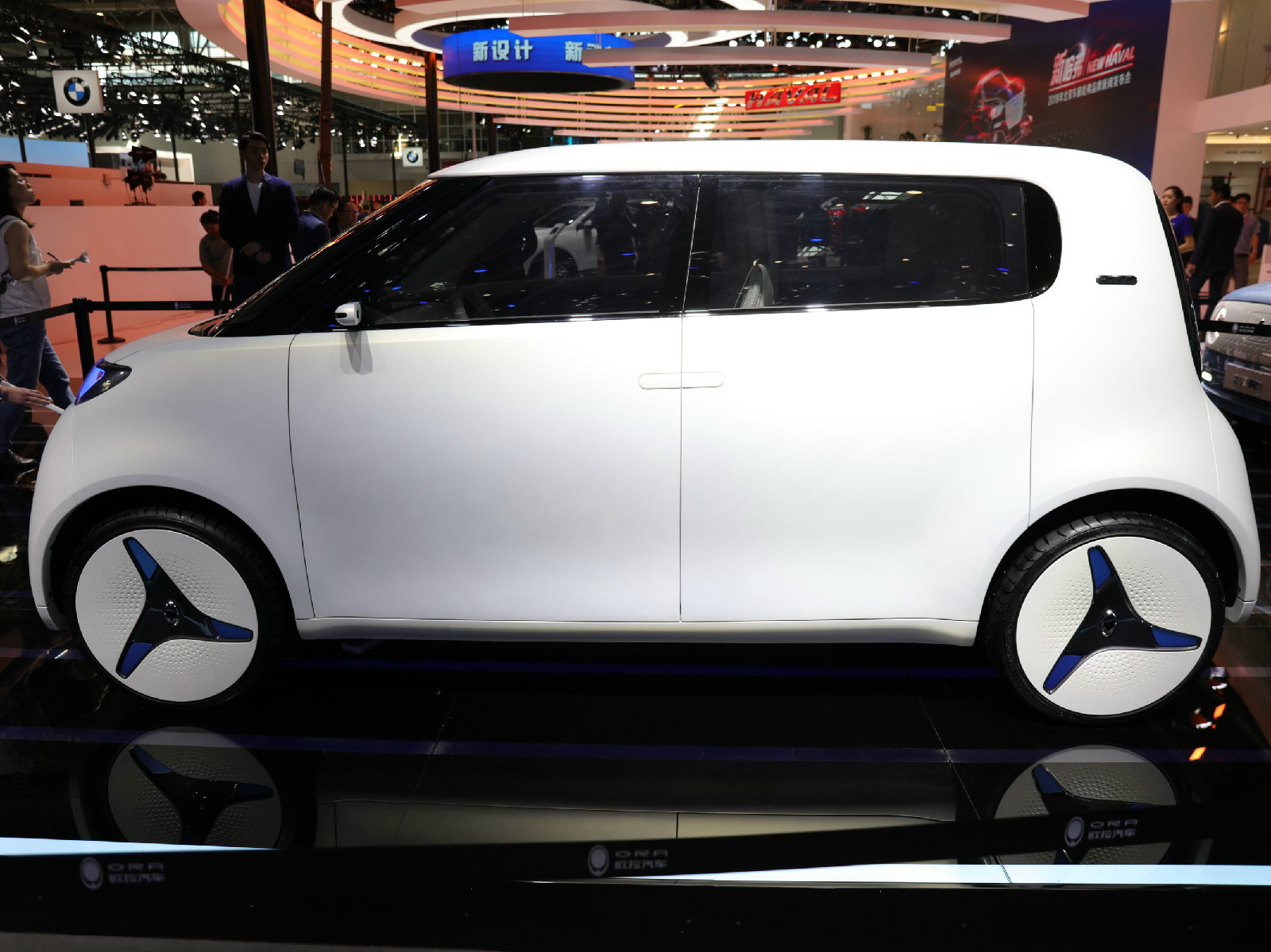 歐拉白貓車展高清大圖