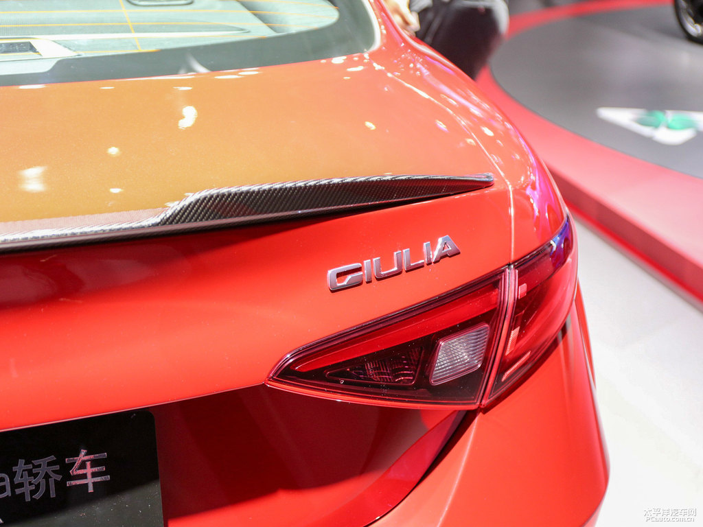 Giulia~DƬ