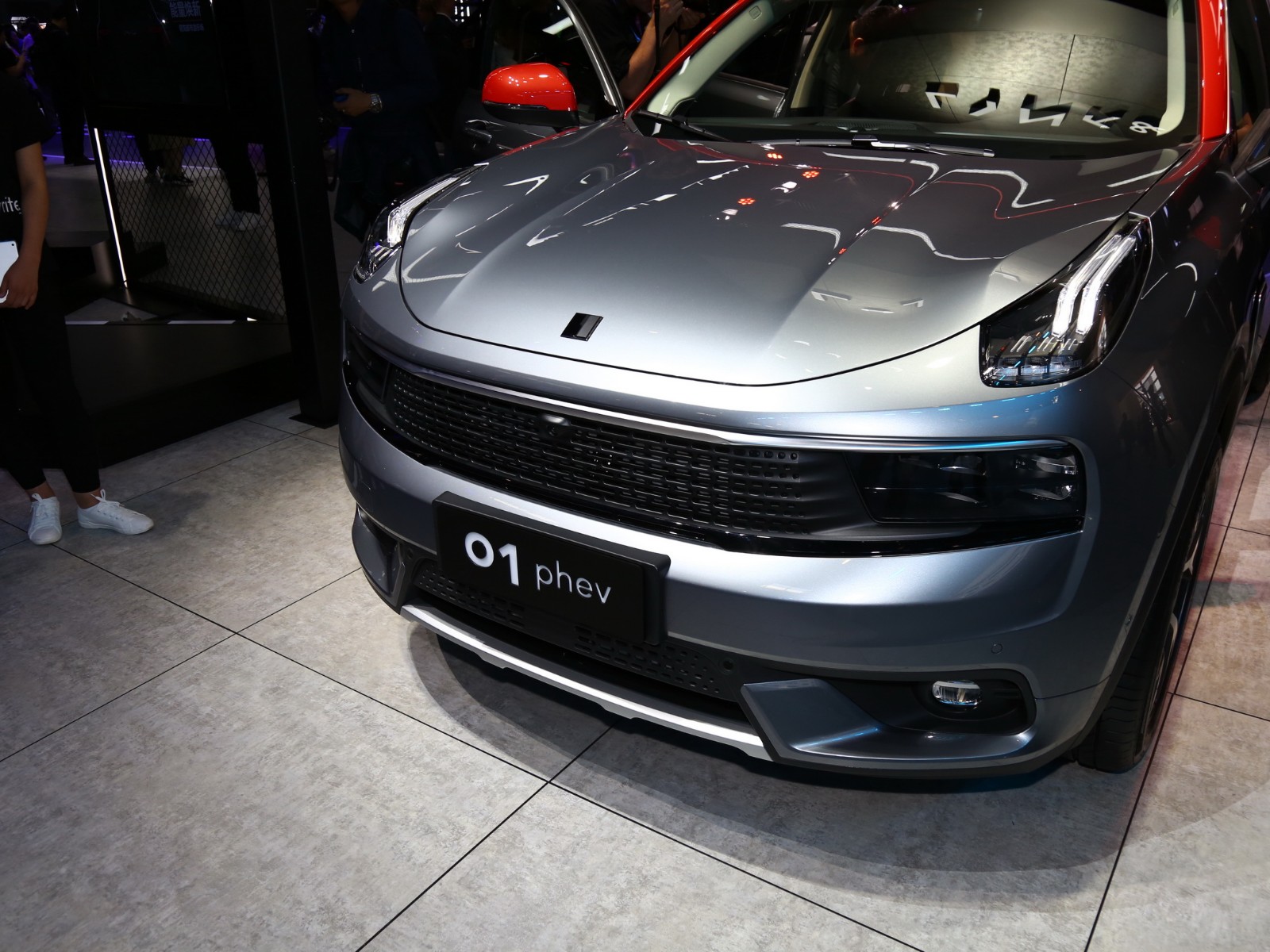 領(lǐng)克01新能源車展高清大圖